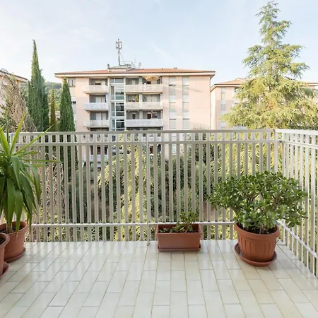 Shell - Spazioso Attico Con Wifi Gratuito E Posto Auto Pérouse