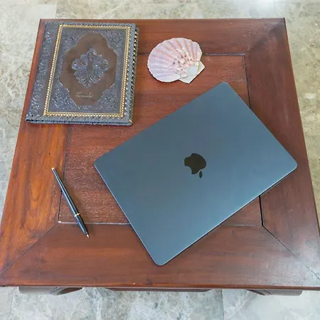 Shell - Spazioso Attico Con Wifi Gratuito E Posto Auto 페루자