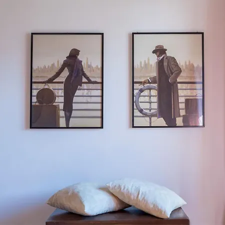 Shell - Spazioso Attico Con Wifi Gratuito E Posto Auto דירה פרוג'ה