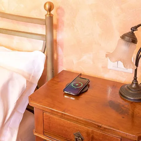 Shell - Spazioso Attico Con Wifi Gratuito E Posto Auto