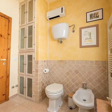 Shell - Spazioso Attico Con Wifi Gratuito E Posto Auto