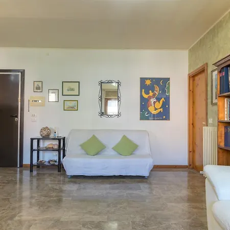 Shell - Spazioso Attico Con Wifi Gratuito E Posto Auto Appartement