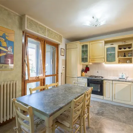 Shell - Spazioso Attico Con Wifi Gratuito E Posto Auto 아파트 페루자