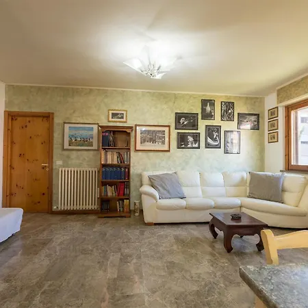 Shell - Spazioso Attico Con Wifi Gratuito E Posto Auto * 페루자