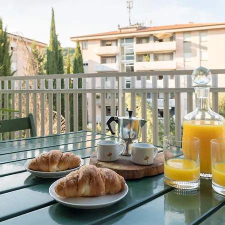 Shell - Spazioso Attico Con Wifi Gratuito E Posto Auto Apartment *