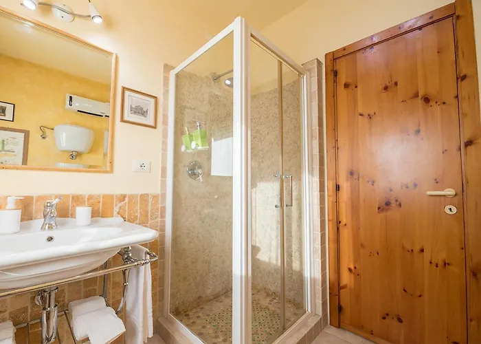 Shell - Spazioso Attico Con Wifi Gratuito E Posto Auto *