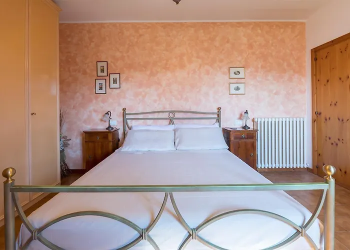 アパート Shell - Spazioso Attico Con Wifi Gratuito E Posto Auto ペルージャ