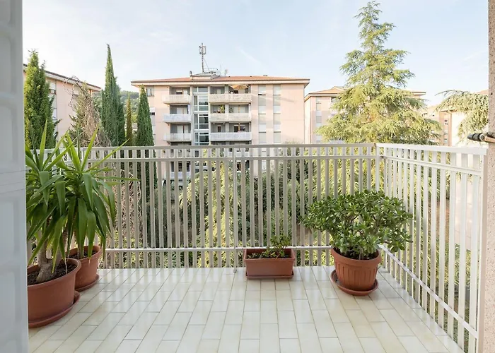 Shell - Spazioso Attico Con Wifi Gratuito E Posto Auto Перуджа