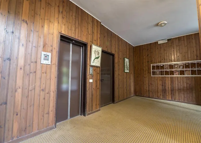 Shell - Spazioso Attico Con Wifi Gratuito E Posto Auto アパート ペルージャ