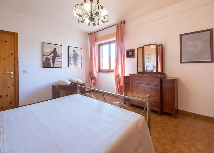 Апартаменты Shell - Spazioso Attico Con Wifi Gratuito E Posto Auto