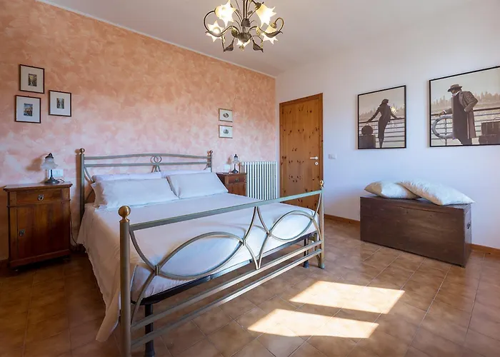 Апартаменты Shell - Spazioso Attico Con Wifi Gratuito E Posto Auto